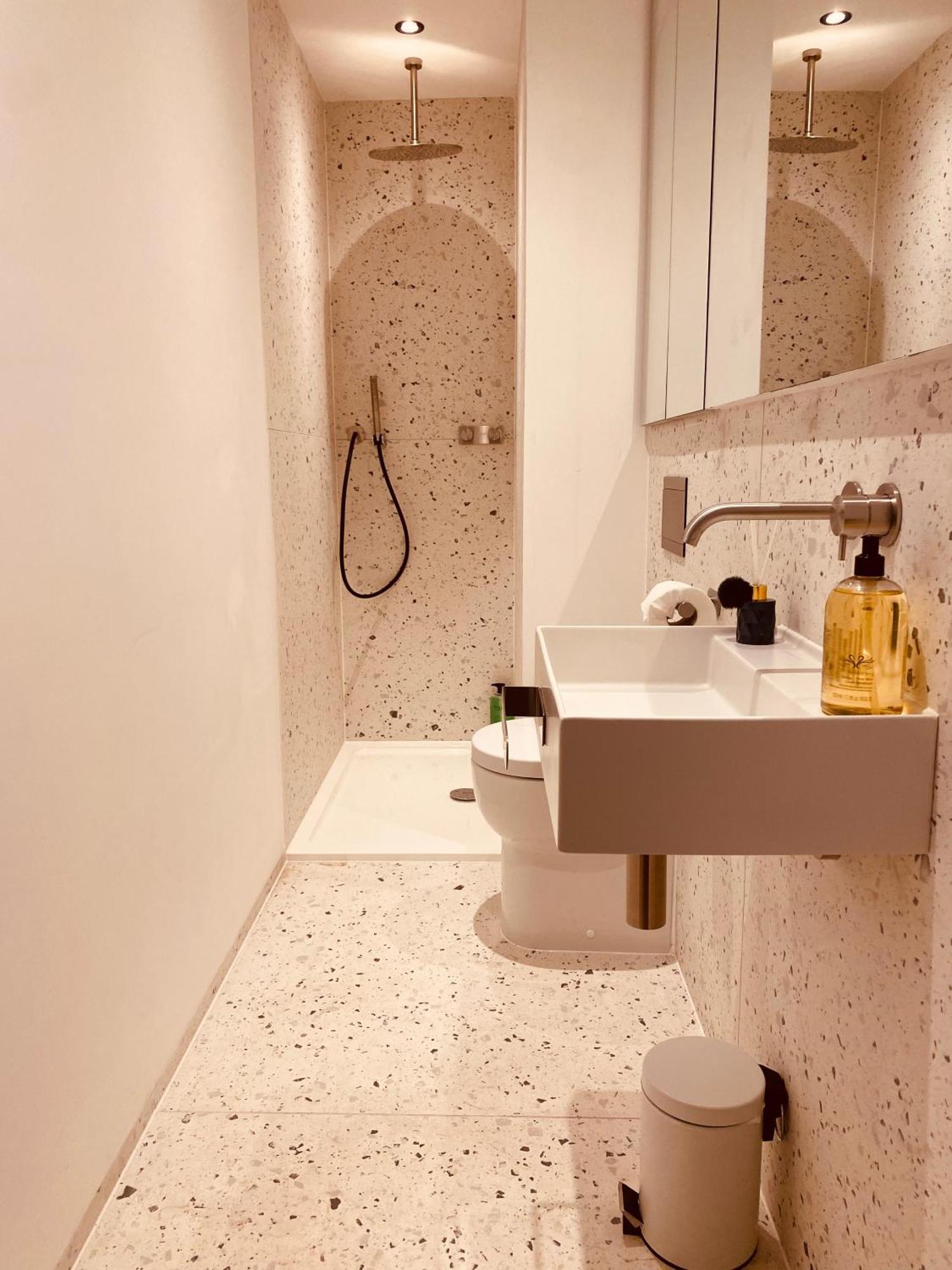 Apartment Spacious 3 Bed With Terrace *