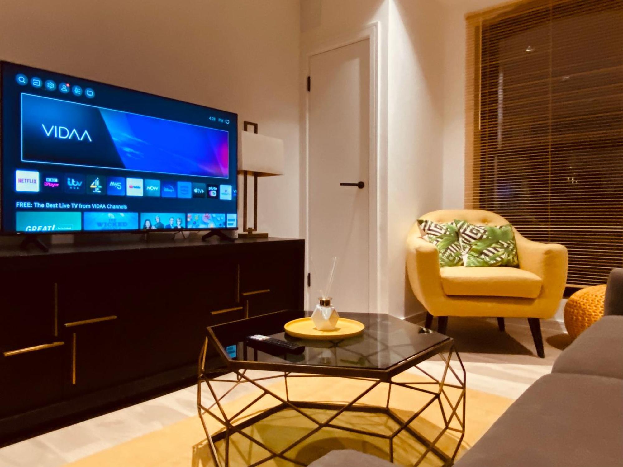 Apartment Spacious 3 Bed With Terrace London