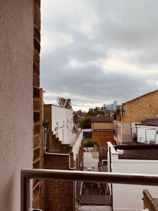 Spacious 3 Bed With Terrace London